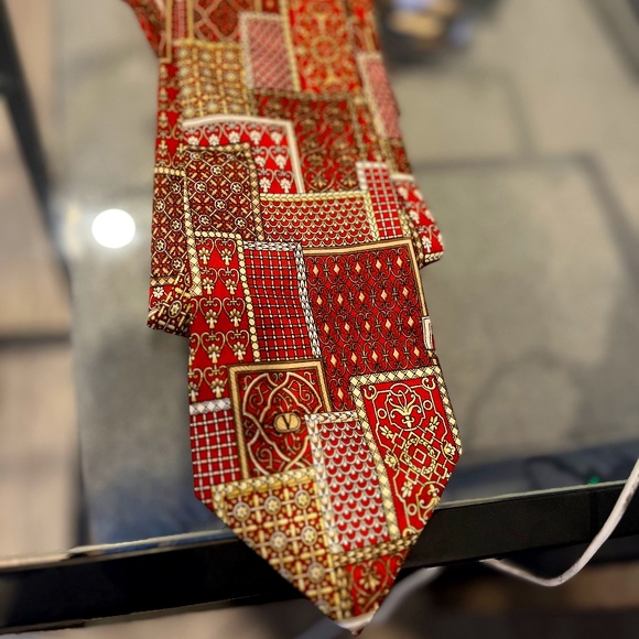 Valentino Mens  Limited edition  Designer Tie - Picture 1 of 4